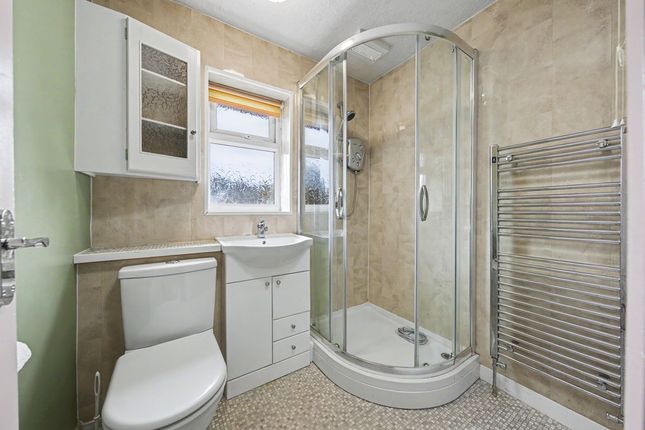 2, Woodvale Close, Chesterfield photo 4