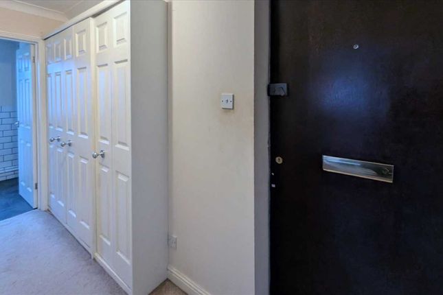 22, Swan Drive, Colindale photo 5