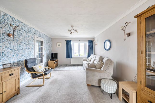 31 Arundel Drive, Bedford photo 3