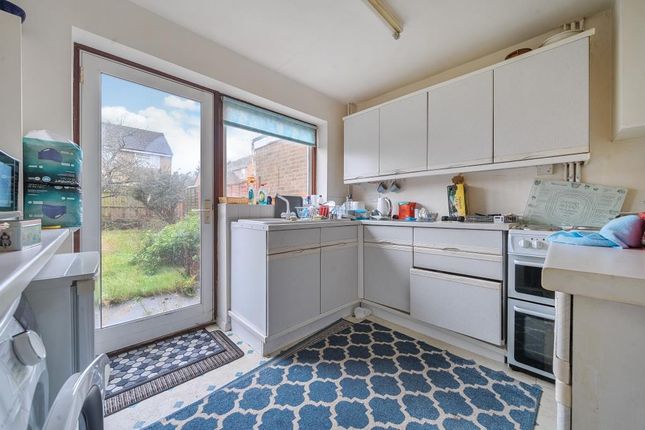 5 HOLLIERS CRESCENT, Holliers Crescent, Chipping Norton photo 2