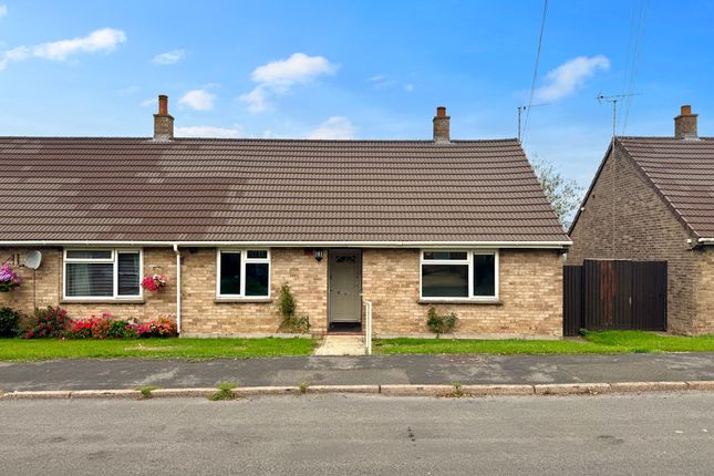 2-bed bungalow on 25 Pound Piece, Swindon, £195,000