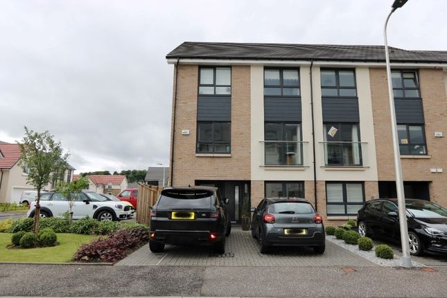 Thumbnail Town house to rent in Bright Close, Bearsden, Glasgow