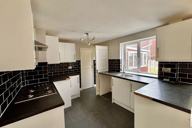 33 Springbank Close, Barnsley photo 4