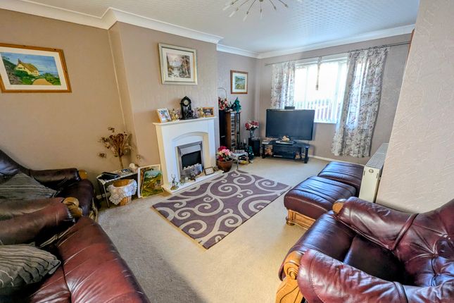 35, Somerlea Estate, Cullompton photo 2