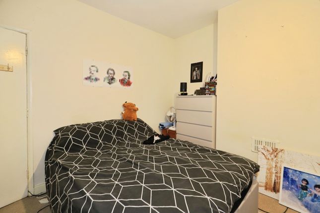 18, Maxwell Road, West Midlands photo 4