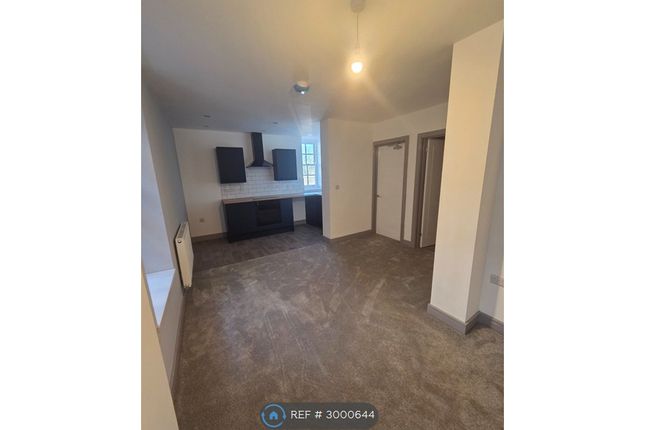 Flat  The Old Station House, Willenhall photo 2