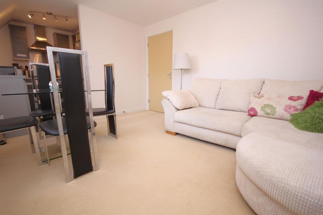 Flat 2 Sarum House, Park Cottage Drive, Titchfield Park photo 3