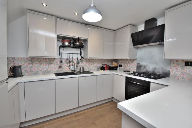 1, Woburn Court, Rushden photo 4