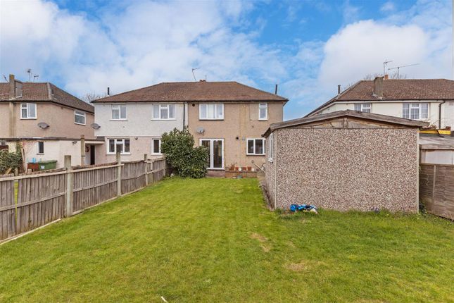 95, Moreton Way, Slough photo 4