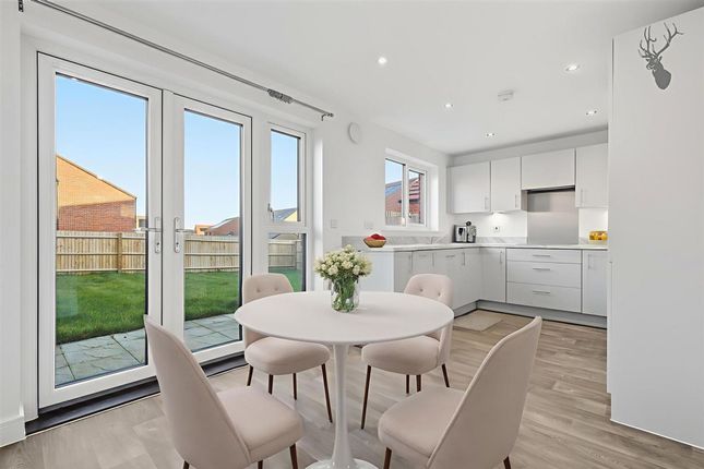 7 Hammett Crescent, Bishop's Stortford photo 2