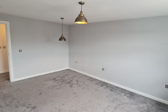 Thumbnail Flat to rent in Crowe Road, Bedford