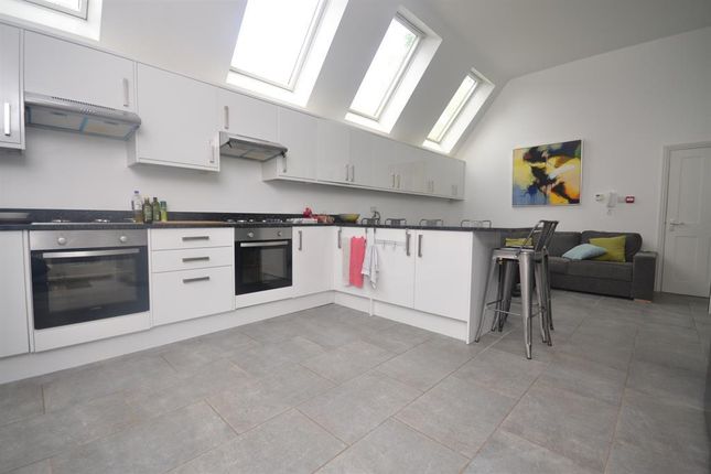 Room 12, 46 Redlands Road, Reading photo 3