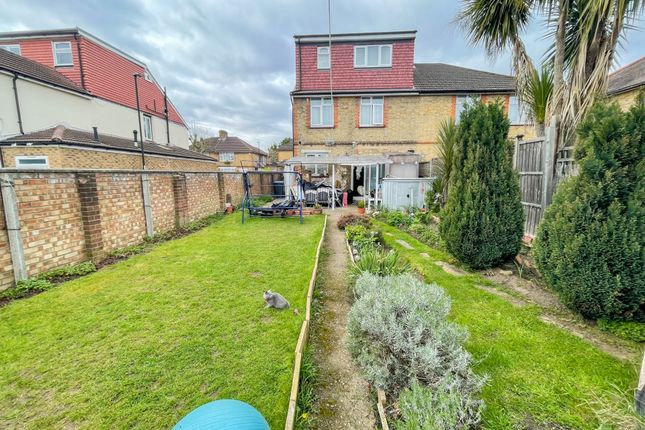 Terraced house to rent in South Eastern Avenue, Edmonton