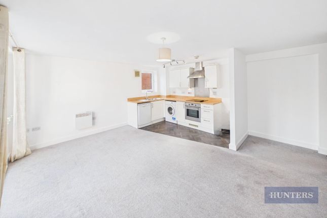 Flat 7, French Court 63, Castle Way, Southampton photo 2