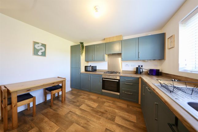 10, Kendrew Close, Hull photo 3