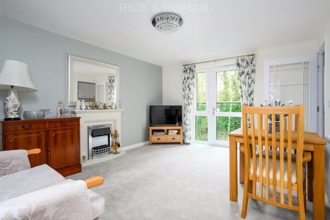 Flat 40 Stokes Lodge, Park Lane, Camberley photo 2
