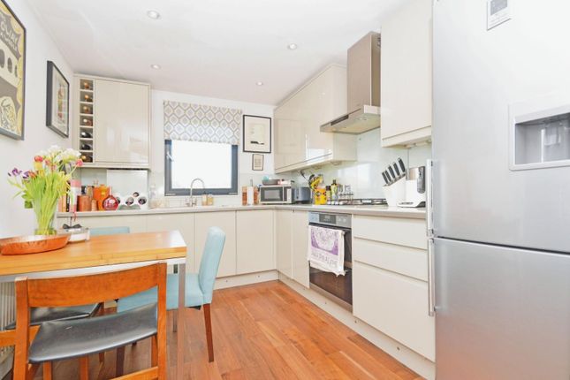 Flat for sale in Hornsey Street, Holloway