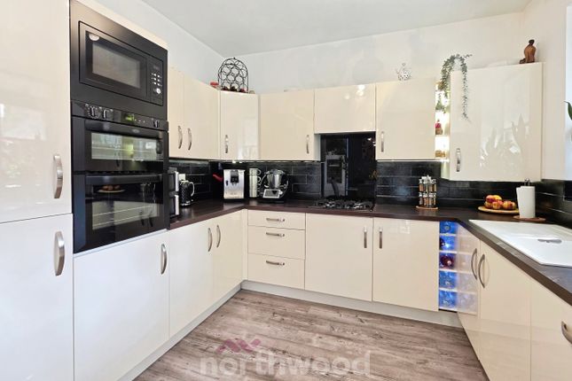 38, Parkland Crescent, Doncaster photo 4