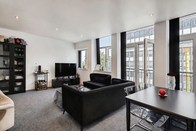 Flat FLAT 301, SKYLINE PLAZA, 45, Victoria Avenue, Southend-on-sea photo 3