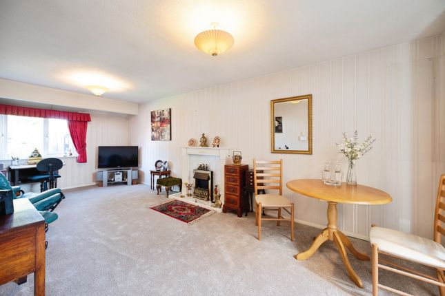 Flat 30, 354, Sea Front, Hampshire photo 2