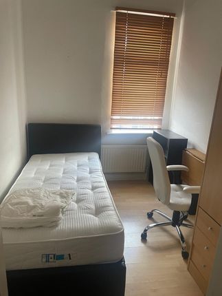 Room 4, 48, Beverly Road, Manchester photo 4