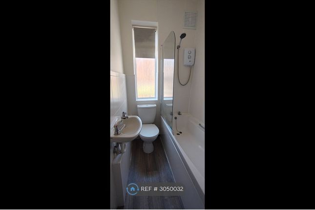 Flat, A Crendon St, High Wycombe photo 3