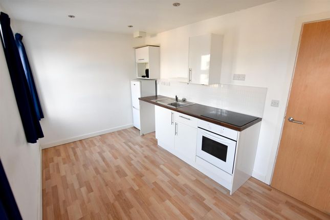 Flat 15, 5 Markfield Court Swithland Avenue, Leicester photo 3