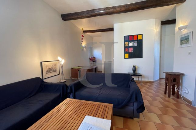 Apartment for sale in Vaison-La-Romaine, Provence-Alpes-Cote D'azur, 84110, France