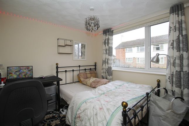 Town house to rent in Stirling Avenue, Loughborough