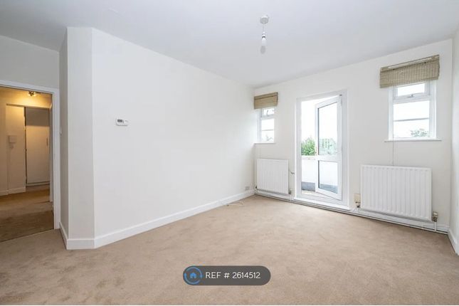 Living Room (2)