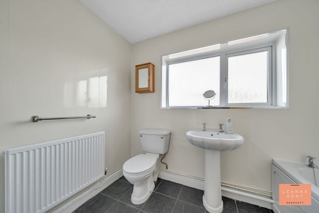 5 Station Terrace, Caerphilly photo 4