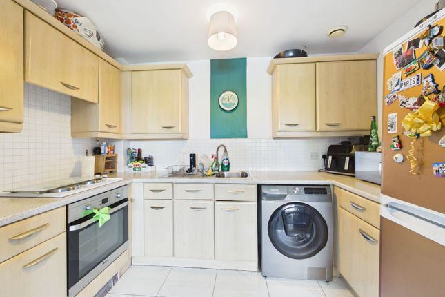 31 Shawbury Avenue Kingsway, Gloucester photo 2