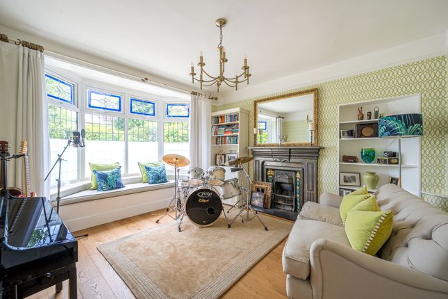 187, Barnett Wood Lane, Ashtead photo 2