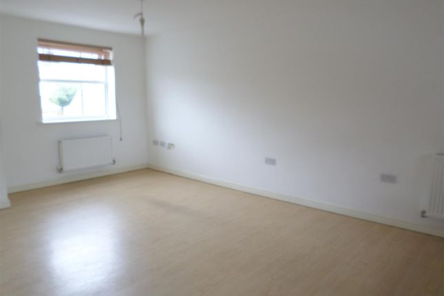Eagle Road, Slough photo 3