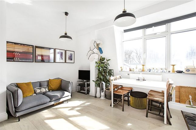 Thumbnail Flat for sale in Bethnal Green Road, London