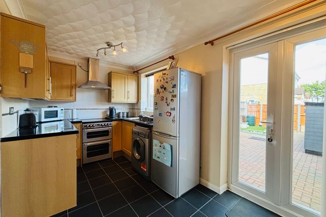 4, Wright Close, Great Yarmouth photo 2