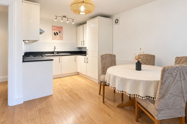 Beaufort Mews, Woking photo 4