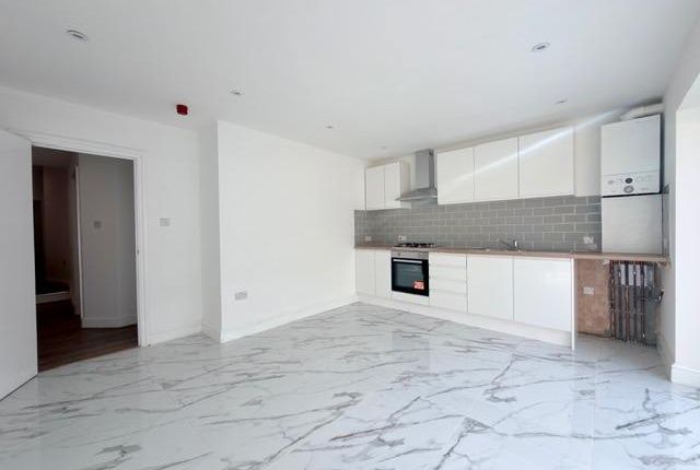 F1, 32, Gambole Road, Tooting, London photo 2