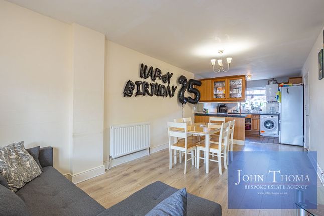 52, Kingsley Road, Hainault photo 4