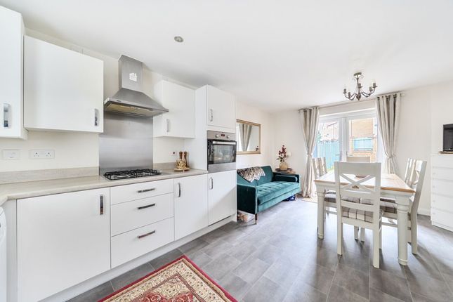 5 Peregrine Way, Bedford photo 4