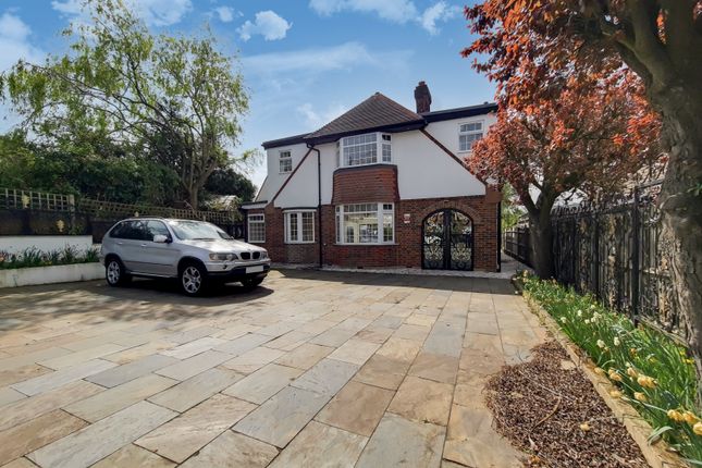 Thumbnail Detached house to rent in Croft Close, London