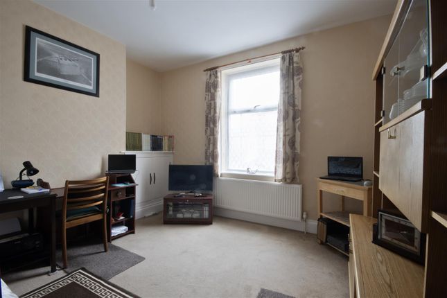101, Barker Lane, Chesterfield photo 2