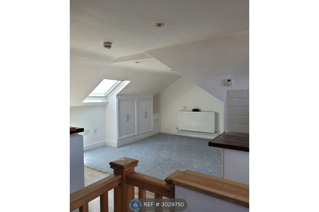 Studio flat on Flat   The Esplanade, Weymouth, £695/mo