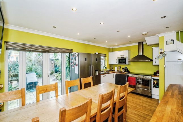 102, North Farm Road, Lancing photo 3
