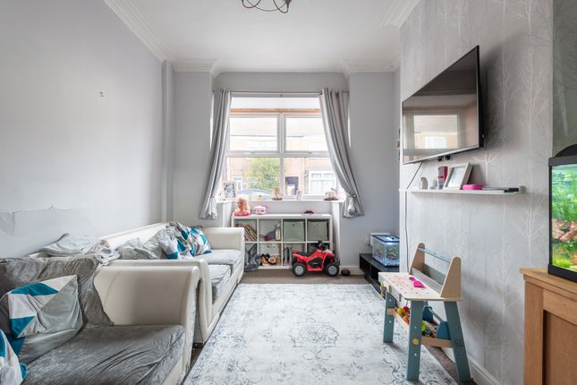 100, Eleanor Street, Grimsby photo 2