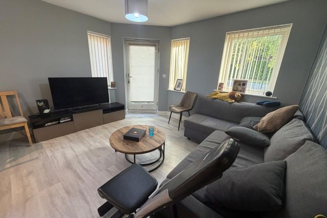 Flat 2, Endeavour House, Leigh-On-Sea photo 4