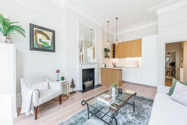 Flat 2, 7, Longridge Road, London photo 3