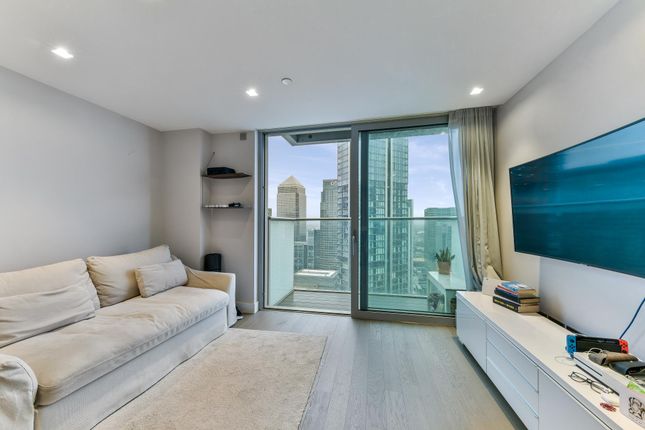 Thumbnail Flat for sale in Club 45, Pan Peninsula, Canary Wharf