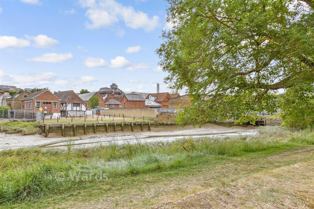 5, Front Brents, Faversham photo 4
