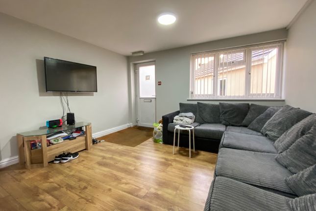 Rhymney Terrace(*), Cardiff photo 3